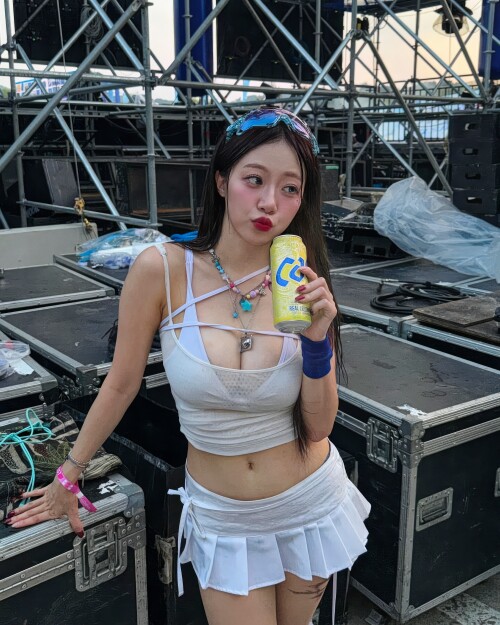 Jeewon-2024-08-24_INSTAGRAM_1DA27d82490acb30421