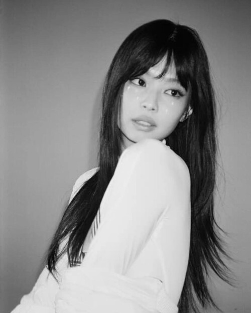 JennieClashMagazineBTS 2b706a89a85f9ad25