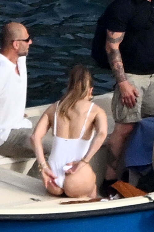 Jennifer Lopez 2024.06.21 00118a764b54db39276