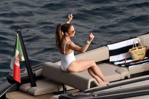 Jennifer Lopez 2024.06.21 010697c8b3551c7636c