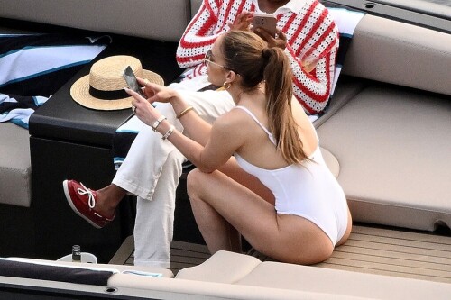Jennifer Lopez 2024.06.21 021ed13b7aeb6530130