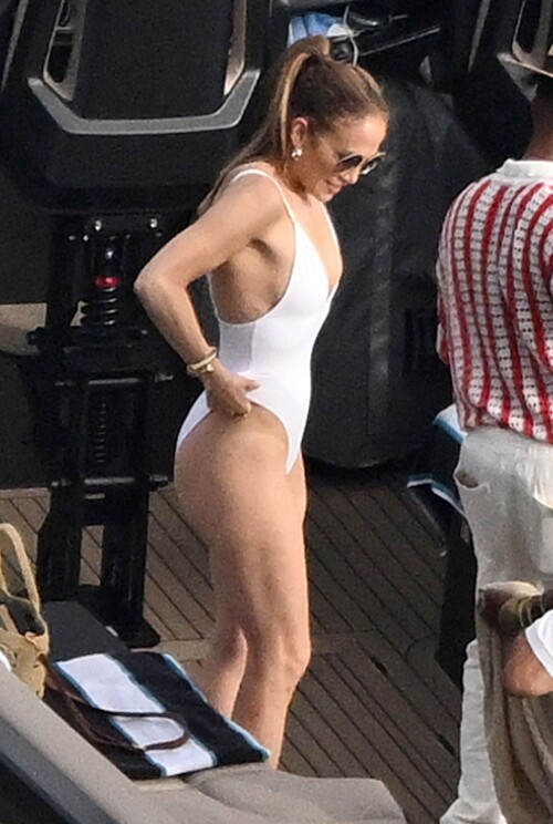 Jennifer Lopez 2024.06.21 029c523f6b8a2e0616b