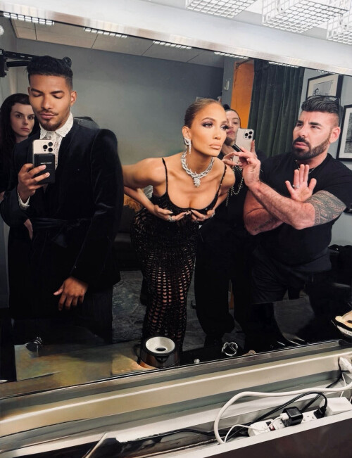 Jennifer Lopez 2025.05.20 IG 002c4474af24ce8f60d