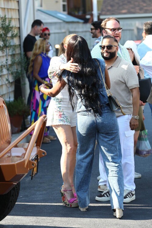 Jennifer Lopez Out for lunch in the Hamptons 07 21 2024 109 a02c1fac76493239