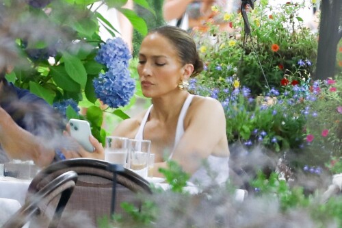 Jennifer Lopez Out in New York 07162024 115 20ead42eedbbf18f
