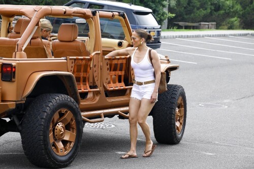 Jennifer Lopez Out in New York 07162024 123 b8a915c4866849cd