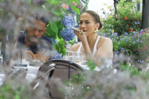 Jennifer Lopez Out in New York 07162024 60 666f28cf66d0250f
