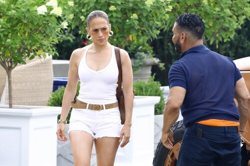 Jennifer Lopez Out in New York 07162024 72 f9eb64269d9d891b