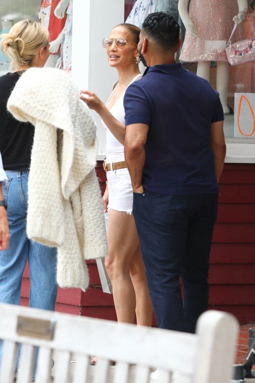 Jennifer Lopez Out in New York 07162024 76 5010b4fb421717bf