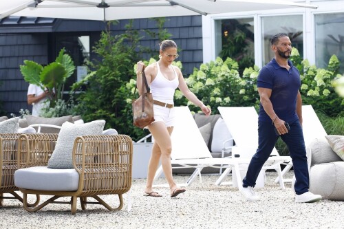 Jennifer Lopez Out in New York 07162024 78 fdb4f4167248b272