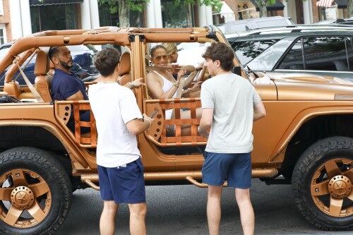 Jennifer Lopez Out in New York 07162024 81 1a0388c21f349db0