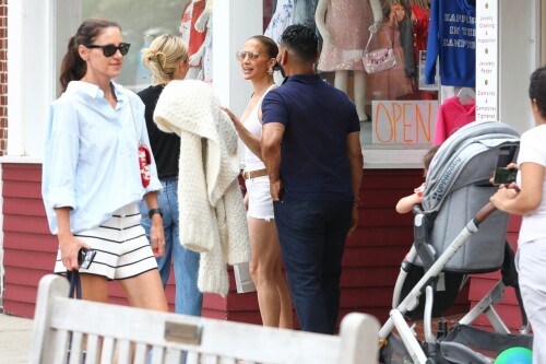 Jennifer Lopez Out in New York 07162024 86 0e6eaf00e43f2606