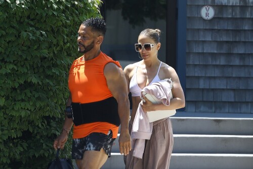 Jennifer Lopez out at Equinox in Bridgehampton in New York 07182024 12 ab1fa36eaf769001