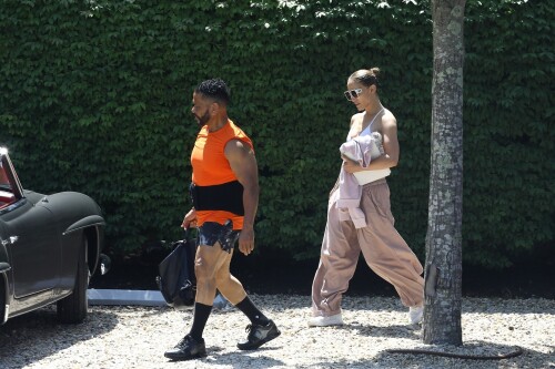 Jennifer Lopez out at Equinox in Bridgehampton in New York 07182024 23 d51b6c8317d1c38f
