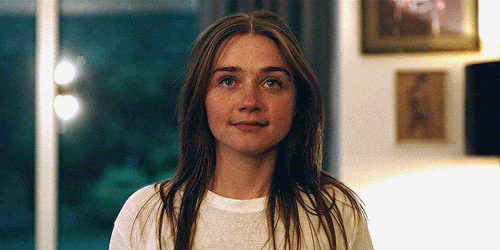 Jessica-Barden-R014b81dbf603b7b8278.gif