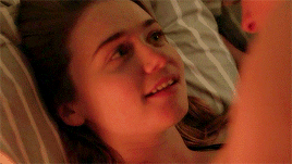 Jessica-Barden-R02184f31468b85ecba0.gif