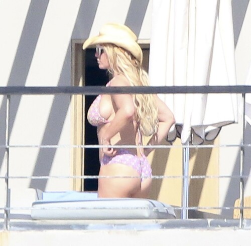 Jessica Simpson Sexy 38
