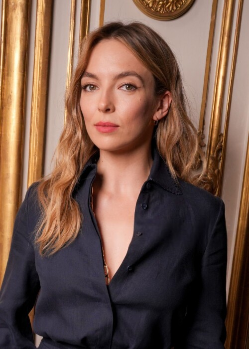 Jodie Comer Paris Fashion Week September 30 2024 01a3772bfff034266b