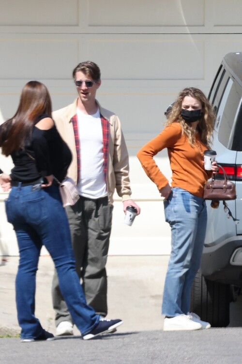 Joey_King_out_in_Los_Angeles_04-22-2025__6_51b7733cde4b61dc