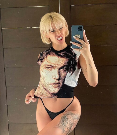 KQ Y4 BIfmEd9d0e158525eb885