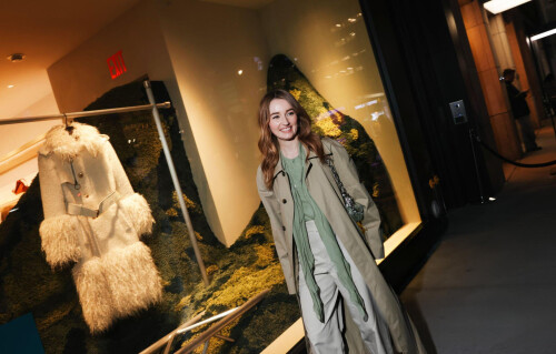 Kaitlyn Dever at Burberry Flagship Store Reopening Cocktail Party 368accc13e80eed37