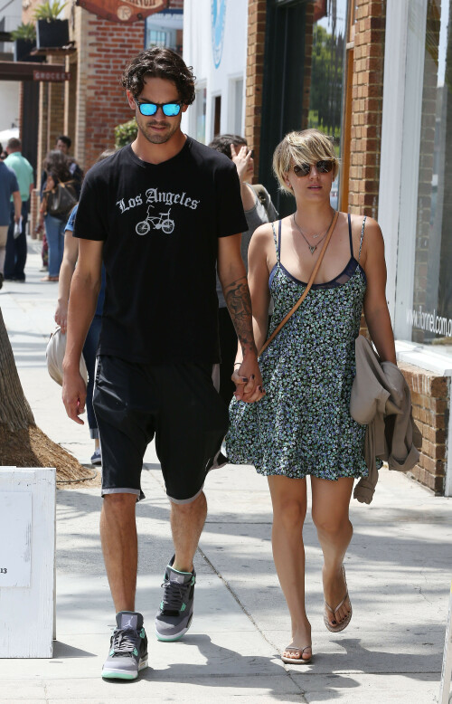 Kaley Cuoco HQCelebrities.com 4818