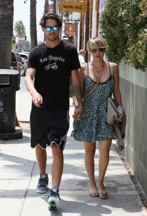 Kaley Cuoco HQCelebrities.com 4819
