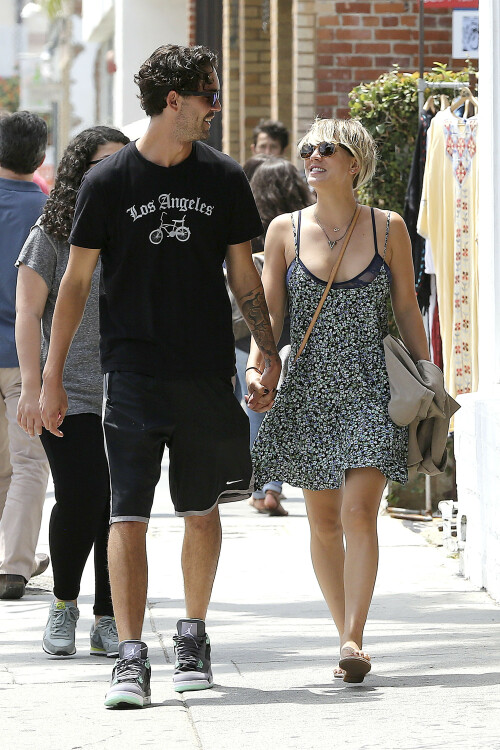 Kaley Cuoco HQCelebrities.com 4823