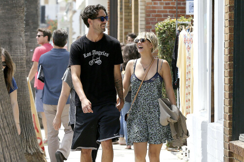 Kaley Cuoco HQCelebrities.com 4824