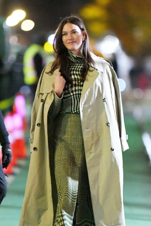 Karlie_Kloss_taking_Out_in_New_York_11-09-2023__2_b76feaa70ca20cf0