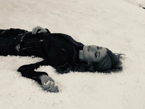 Katherine McNamara R0191bbc5d4ffc7f9c5a