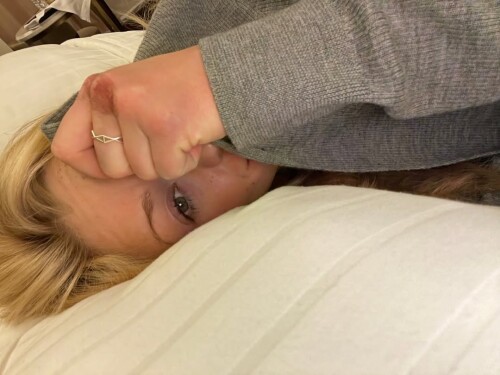 Katherine McNamara R0210afaa2dc25f9d46a