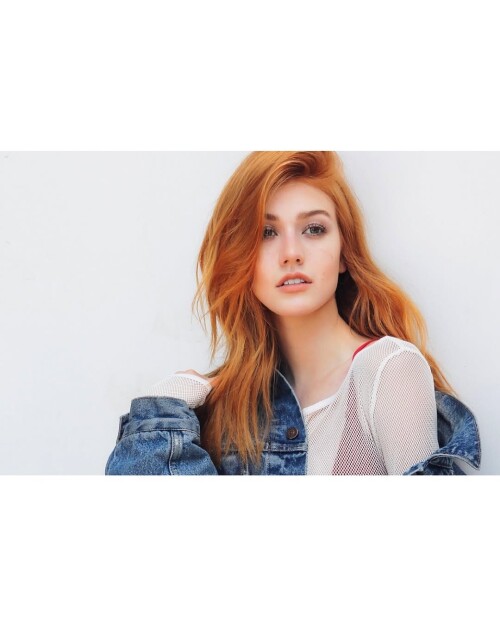 Katherine McNamara R02845ef441d5fdcb18a