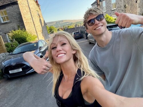 Katherine McNamara R039e392bd34cdb48aad