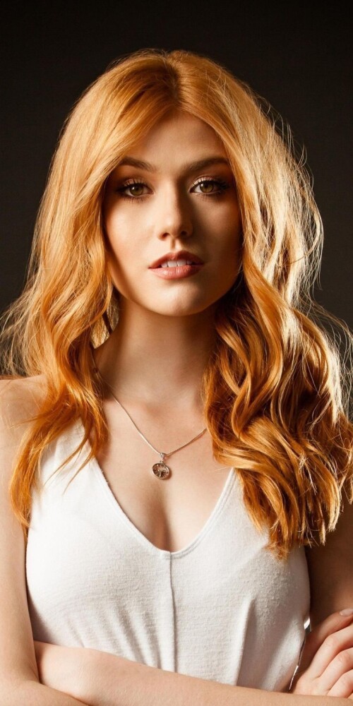 Katherine McNamara R0437cc850d0ed59a8bc