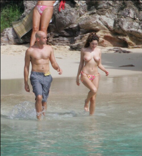 KellyBrookTopless2005StBarts2d8101e65f9d42924