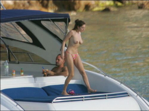 KellyBrookTopless2005StBarts7006e25a934fd8a4c