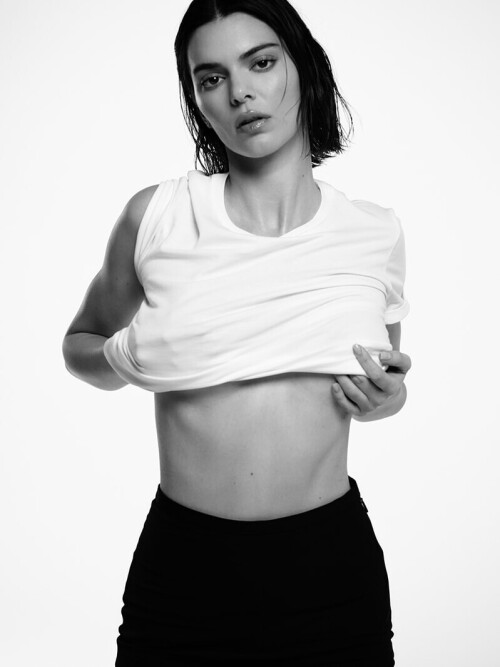 Kendall Jenner FWRD 2025 6 c0b9dac1e9aa16f7