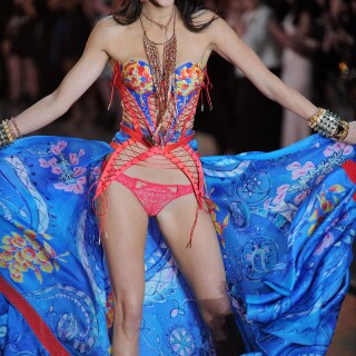 Kendall_Jenner_10.11.2015_DFSDAW_024514228a46e84386c