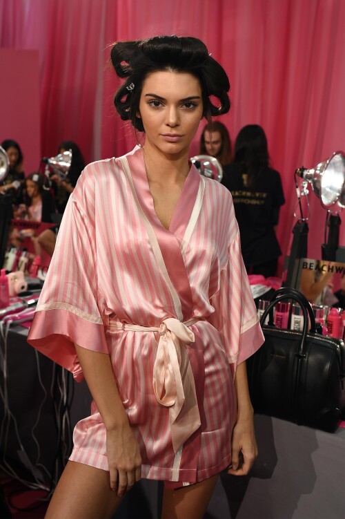 Kendall_Jenner_10.11.2015_DFSDAW_053cf6d821543eaba9e.jpeg