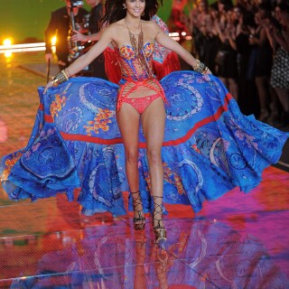 Kendall_Jenner_10.11.2015_DFSDAW_134b13c237581528383