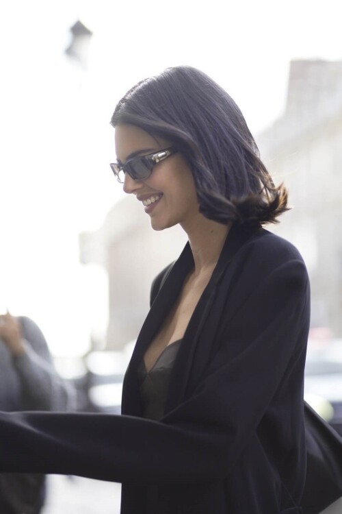 Kendall Jenner at L Oreal fitting during Paris Fashion Week 09 29 202500121b746053db535219