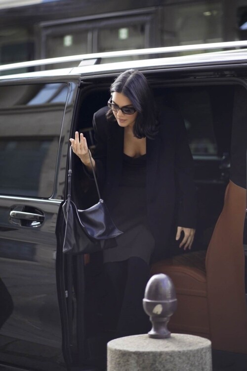 Kendall Jenner at L Oreal fitting during Paris Fashion Week 09 29 202500156538f41fbbbf1d71