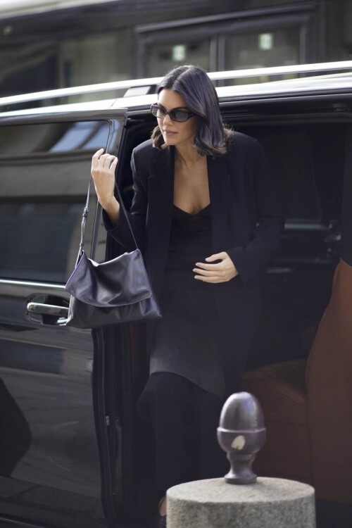 Kendall Jenner at L Oreal fitting during Paris Fashion Week 09 29 202500174f68f17e864b8463