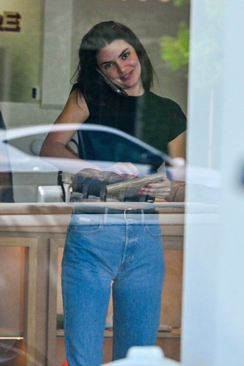 Kendall Jenner at store Cherry in West Hollywood 07 17 2024 23 0725b4070d6406e7