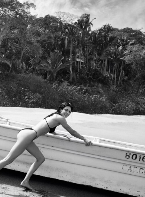 Kendall Jenner for Vogue France August 2024 16 995dca4ee80cf1f7