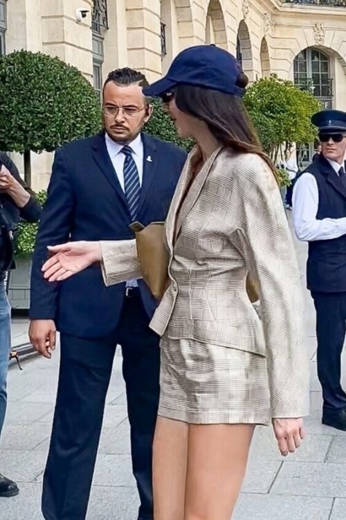 Kendall Jenner returns to her hotel in Paris 08 02 2024 38 4115d5dc523a092a