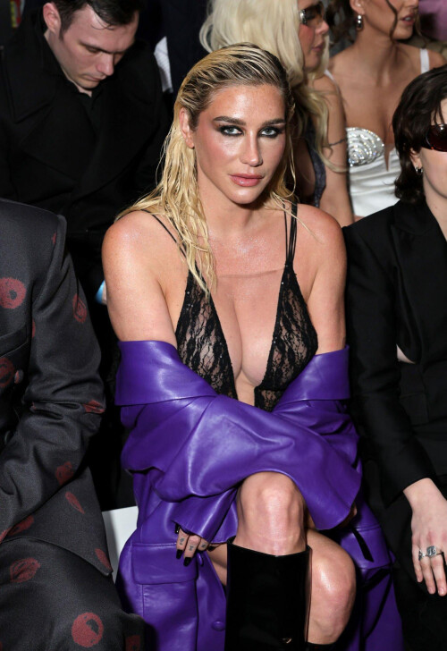 Kesha at the Christian Cowan Fall RTW 2025 184d912e492fed2e83