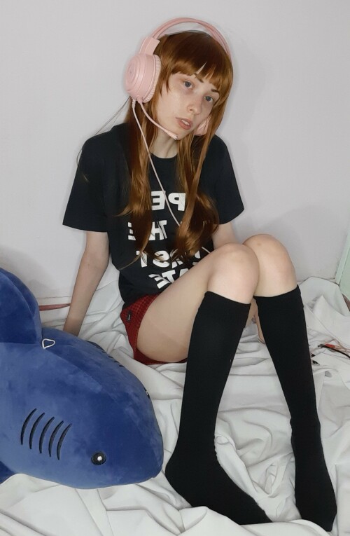 KikiGlitterCos 1489988933383380994 img1