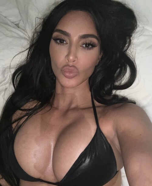 Kim Kardashian 22e86ff3f6de90eb4
